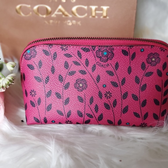 Coach New York Small Leather Cosmetic Case - Picture 2 of 5